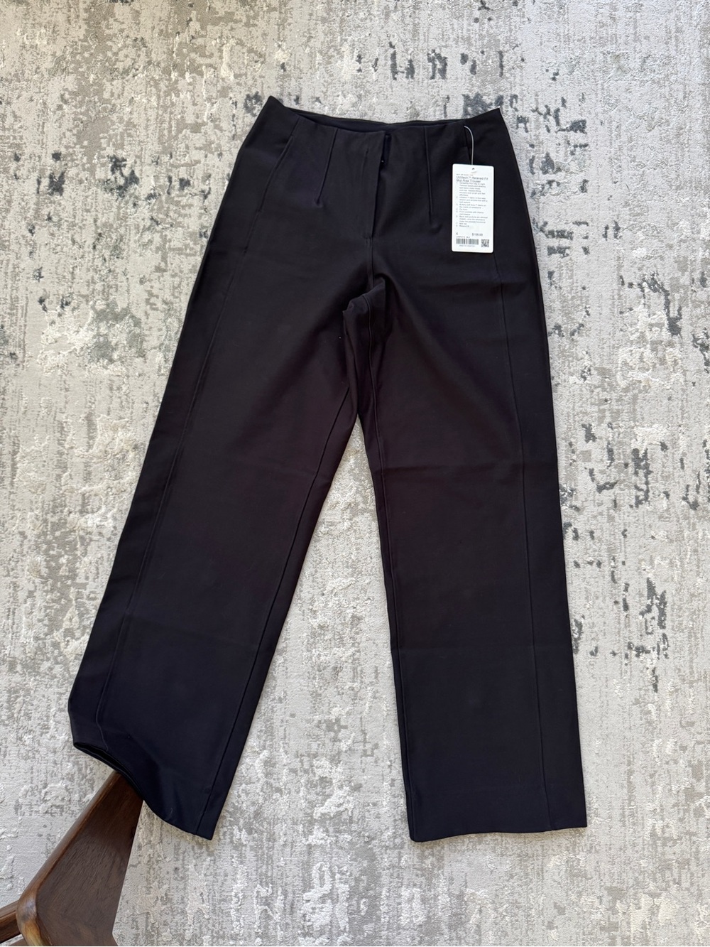 NWT Lululemon Utilitech™ Relaxed-Fit Mid-Rise Trouser 6